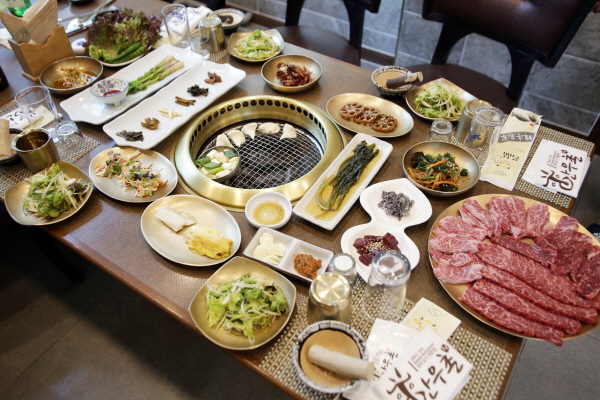 명품한우촌 이미지