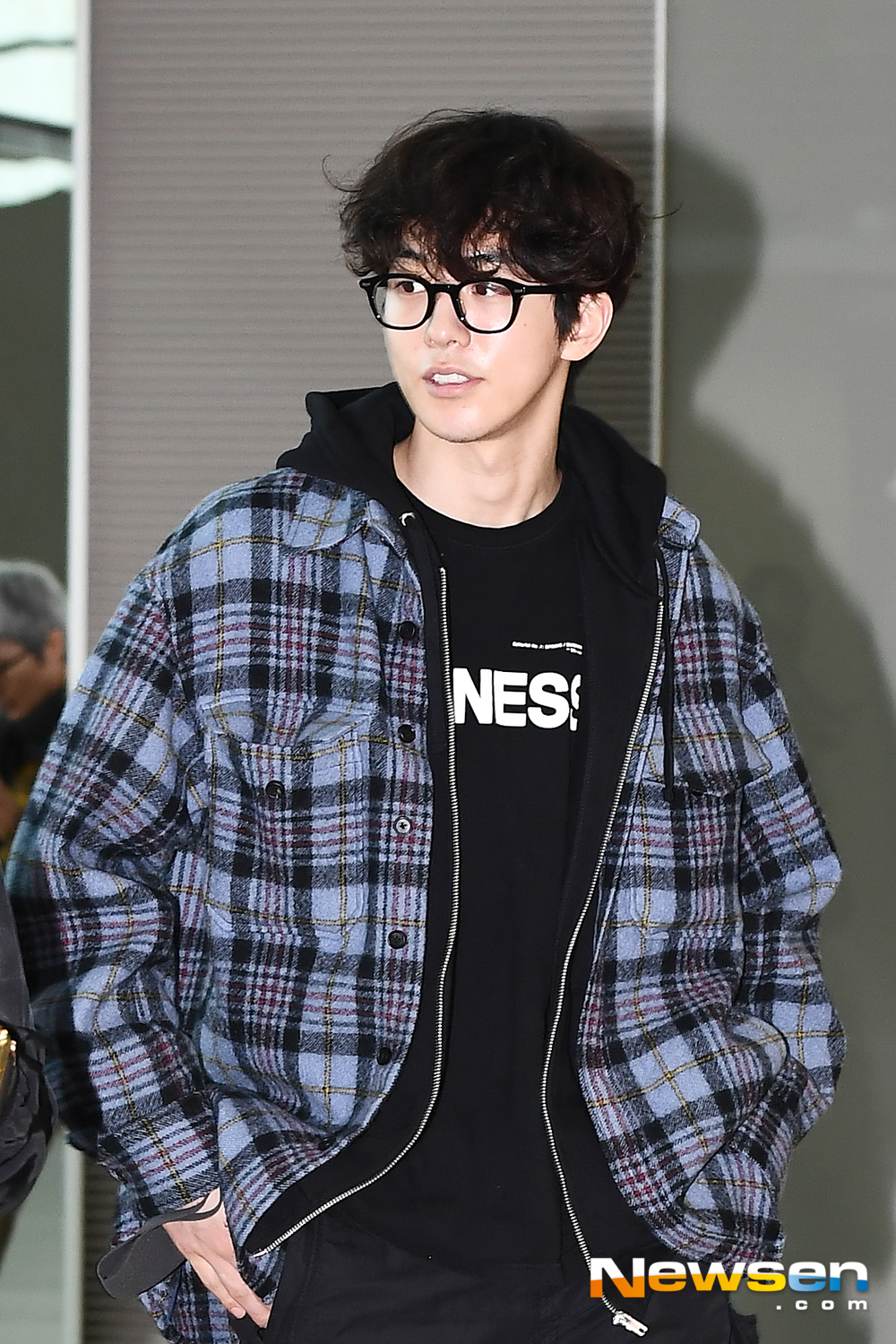 Actor Nam Joo-hyuk left for Bangkok, Thailand, on the morning of March 1st, to attend the 2019 Nam Joo-hyuk fan meeting Bangkok (2019 NAM JOO HYUK FANMEETING IN BANGKOK) schedule through Incheon International Airport in Unseo-dong, Jung-gu, Incheon.Actor Nam Joo-hyuk is leaving for Bangkok, Thailand.exponential earthquake