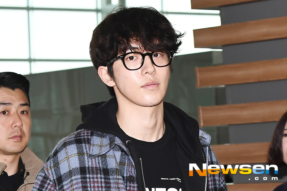 Actor Nam Joo-hyuk left for Bangkok, Thailand, on the morning of March 1st, to attend the 2019 Nam Joo-hyuk fan meeting Bangkok (2019 NAM JOO HYUK FANMEETING IN BANGKOK) schedule through Incheon International Airport in Unseo-dong, Jung-gu, Incheon.Actor Nam Joo-hyuk is leaving for Bangkok, Thailand.exponential earthquake