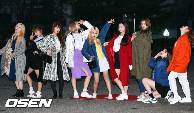 Group Nature is attending the Music Bank Way to work event held at the KBS New Hall in Yeouido, Yeongdeungpo-gu, Seoul on the morning of the 1st.