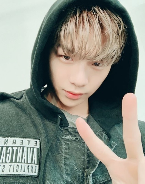 Singer Kang Daniel from the group Wanna One revealed his feelings about the dispute with his agency.He announced that he decided to open a new Kang Daniels personal Instagram account at 12:00 pm on the 4th.Kang Daniel posted a long article on his official fan cafe on the 3rd.This is Kang Daniels official position on receiving proof of content related to contract conflict from his agency LM Entertainment.Im in a dispute with LM Entertainment, Kang Daniel said. Ive asked my agency to transfer my SNS account.I have been waiting for my agency to voluntarily transfer it, but my agency refused to transfer the SNS account, and there is an article that says that it is in dispute today.I was very embarrassed when many malicious speculative articles, which were not true during the time of encountering and worrying about articles, began to be reported, Kang Daniel said. I was encouraged to open a new SNS account at 12:00 on the 4th.I thought a lot about making these decisions and I was really thinking about it and I really decided for me and my fans, he said, confessing, I want to see you so much and I want to get back on stage.I will do my best to stand in a good way, he said. Trust me and wait a little, he added. The truth will be known.