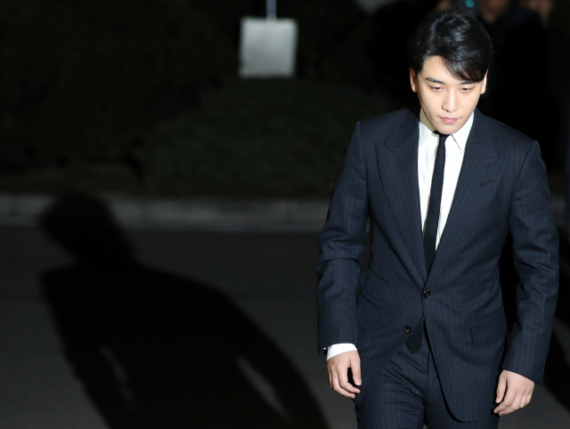 [단독] 버닝썬 사태 키 쥔 대만 거부 린사모.."승리와 친한친구" | 인스티즈
