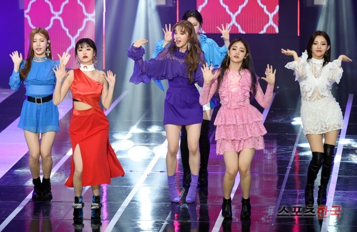 Girls) are presenting the stage at the SBS MTV The Show live performance at the SBS Prism Tower Auditorium in Mapo-gu, Seoul on the afternoon of the 5th.On the day of The Show, (Women) Children, Monster X, Enflying (N.Flying), SF9, Trey, Banner, Train to Fall, Dal Suvin, Dream Catcher, On-and-Off, Wannabe, Girl of the Month, Impact, Giant Pink, Pink Lady, Ha Sung-woon and Hyomin appeared.