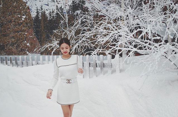BLACKPINK Jenny Kim shines French Paris Fashion Week with overwhelming beautyJenny Kim posted several photos on her SNS on the 5th with an article called Magical.In the photo, Jenny Kim is seen attending Chanels show in Paris on the day.Jenny Kim is wearing a white dress at the show, which is decorated with white snowy snow, especially with a combination of Jenny Kims fashionable charm and doll-like appearance.Jenny Kim also released photos of herself posing in various poses with the article before the show.Jenny Kims elegance is maximized, adding to her admiration.Meanwhile, BLACKPINK, which includes Jenny Kim, has performed 11 times in seven cities and a large-scale world tour Asia performance of 120,000 viewers in two months from Bangkok concert to Jakarta, Hong Kong, Manila, Singapore, Kuala Lumpur and Taipei in January.BLACKPINK, which has completed the World Tour Asia performance, will perform in North America from April.Six North American City performances leading to Los Angeles on April 17, Chicago on April 24, Hamilton on April 27, Newark on May 1, Atlanta on May 5, and Fort Worth on May 8 sold out early after the ticket opened.In addition, one additional performance was confirmed at Newark and Fort Worth, respectively, proving explosive ticket power.On April 12th and 19th, K-pop Idol will be the first to be on stage at the Coachella Valley Music and Arts Festival, the United States of Americas largest music festival.Since then, BLACKPINK will hold a world tour in Europe and Australia and meet with Blinks around the world.BLACKPINK Jenny Kim SNS