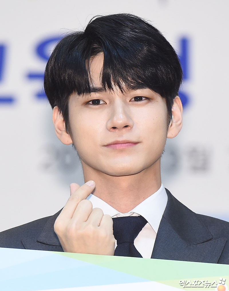 Singer and actor Ong Sung-woo, who attended the 2019 Incheon Seoul Metropolitan Office of Education Promotion Ambassador ceremony held at the Incheon Seoul Metropolitan Office of Education on the morning of the 7th, poses.