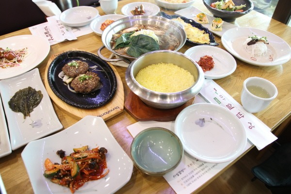 건강밥상한정식 이미지