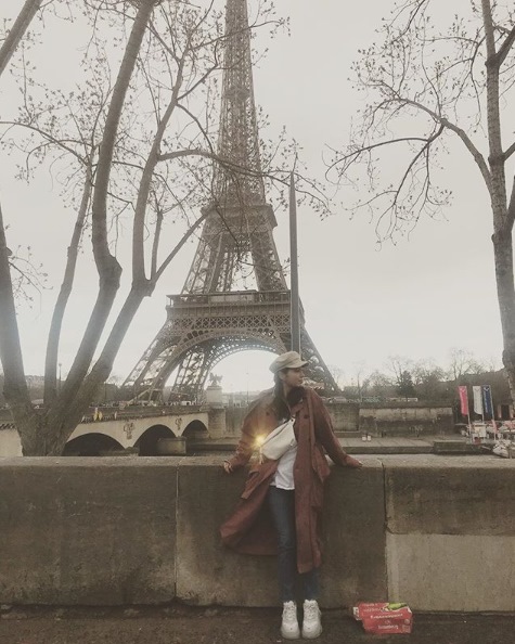 Actor Lee Min-jung showed off a pictorial vibe under the Eiffel Tower.Lee Min-jung posted a picture on his Instagram on the 8th.Lee Min-jung in the public photo poses under the Paris Eiffel Tower in France.Lee Min-jung poses with his robes flying in the windy Paris, with a picturesque atmosphere and Lee Min-jungs slim proportions catching the eye.Meanwhile, Lee Min-jung appeared in the SBS drama Fate and Fury which last February.Photo: Lee Min-jung SNS