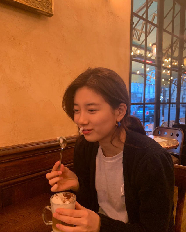 Singer and actor Bae Suzy showed off her innocent beauty.On the 9th, Bae Suzy posted several photos on his instagram with an article entitled Failure to direct.In the open photo, Bae Suzy is making a beard with a coffee milk curd in a cafe. Bae Suzy boasted flawless skin and goddess beauty, capturing attention.In another photo posted on the day, Bae Suzy also certified a coffee car sent by JYP Actors to the Bond filming site.Bae Suzy thanked her for making a finger heart in front of a coffee tea.Bae Suzy will appear on SBSs Bond of Boats with Lee Seung-gi, which is scheduled to air in May.