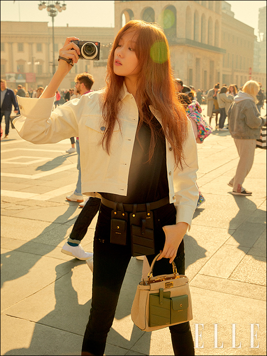 Fashion magazine Elle has released a picture of Lee Sung-kyungs romantic day.This picture, shot in Milan under the theme A day in Milan, is a natural and fascinating figure as if looking into her actual life, making her stay in the temple.Her aura was completed with a full-bodied picture, such as walking freely on the streets of Milan and resting comfortably on the grass.On the other hand, this digital picture and video can be confirmed through Elle Korea Instagram.