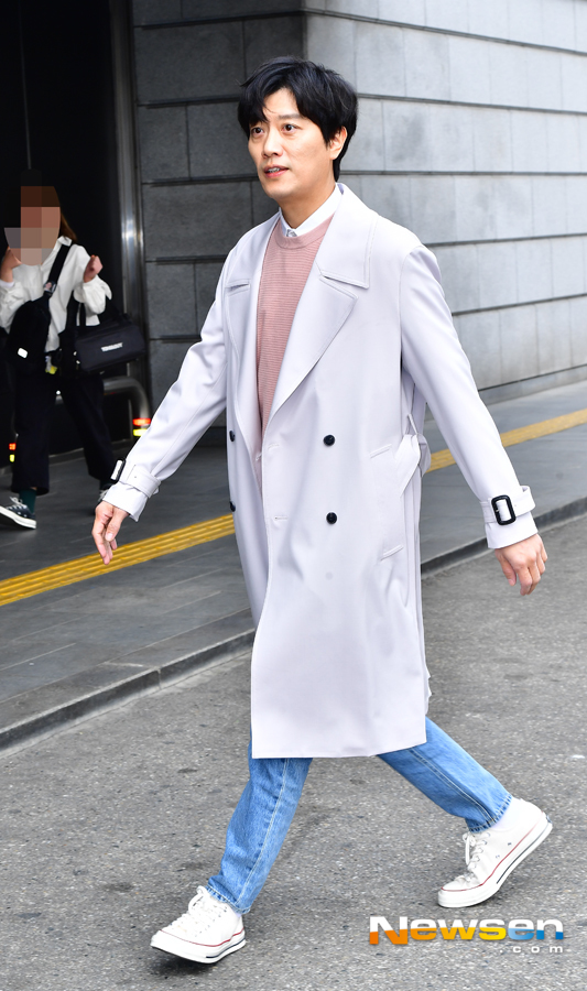 KBS 2TV Happy Together Season 4 recording was held at the KBS annex in Yeouido-dong, Yeongdeungpo-gu, Seoul on the afternoon of March 9.Hee-soon Park was present on the day.Jang Gyeong-ho