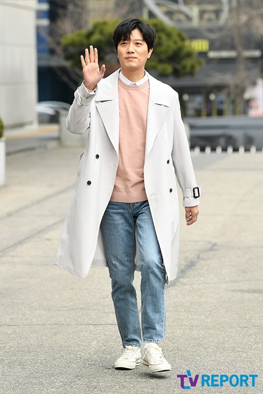 Actor Hee-soon Park is attending the KBS2 entertainment program Happy Together 4 recording at KBS annex in Yeouido-dong, Yeongdeungpo-gu, Seoul on the afternoon of the 9th.
