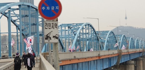 광화문 사람들 이미지