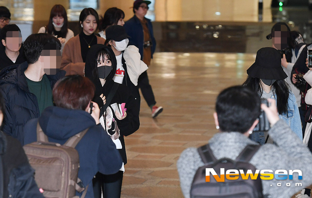 Girl group GFriend departs for Japan through Gimpo International Airport in Gangseo-gu, Seoul on March 12th.useful stock