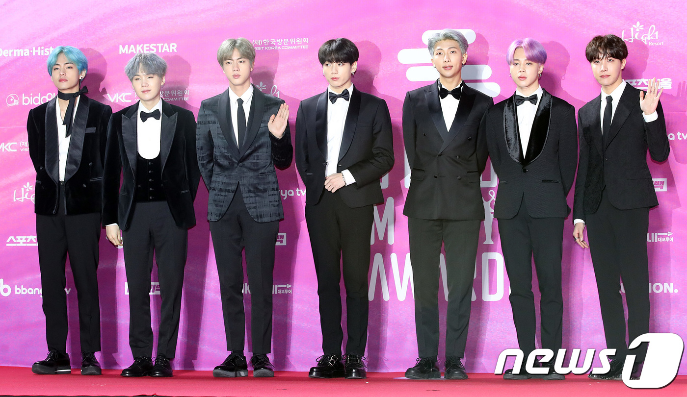 According to Global Album Charts 2018, released by the International Association of Music Industry (IFPI) on its official website and SNS channel on the 13th (local time), BTS ranked second and third on the global album charts with LOVE YOURSELF Answer and LOVE YOURSELF Tear.BTS is the first Korean singer to be selected as the top 10 on this chart.On the 26th of last month, Global Artist 2nd followed by Global Album chart, once again Korea singer recorded the first record.The Global Album Charts 2018 is a chart ranked by the International Association of Music Industry, which adds up the sales of real albums sold every year in the former World and digital music download figures.The BTSs successive phenomenal success has been proven by taking both the second and third place on the global album charts, said Francis Moore, CEO of the International Association of Music Industry, which showed how their music has the power to match people of the former World-class size.The music, talent and commitment of BTS is in line with the passion and commitment of their former World fandom, he added.BTS is set to make a comeback on Saturday Night Live, which will be broadcast live on the United States of America NBC on April 13.Meanwhile, the top 10 of the Global Album chart released on the same day include BTS album, The Greatest Showman (OST) at No. 1, Lady Gagas A Star Is Born (OST) at No. 4, Johnny Hallidays Mon Pays Cest Lamour at No. 5, Ed Sheerans  at No. 6, Queens Bohemian R at No. Hapsodys 7th, Pinks Beautiful Trauma 8th, Eminems Kamikaze 9th, Mamma Mia!Here We Go Again (OST) was ranked 10th respectively.