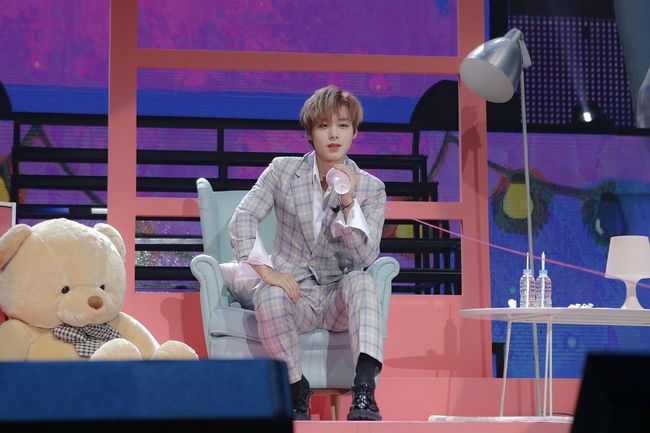 Park Jihoon, the new global trend, who is on his first solo Asia fan meeting tour, successfully completed the Thailand Bangkok fan meeting.Park Jihoon was joined by about 10,000 fans through two performances of the 2019 Asia Fan Meeting, Thailand Bangkok - First Edition (FIRST EDITION) held at the Thunder Dome Muang Tong Thani between the 9th and 10th.In particular, this fan meeting caused the opening of tickets at the same time as the opening of tickets following the first fan meeting in Taiwan, and the request of overseas fans who did not get tickets at the time was flooded, and the fan meeting was extended for 10 days.Park Jihoon, who met about 10,000 Thailand fans who filled the venue for two times, led to enthusiastic shouts with colorful corners and fluent Thailand greetings as well as unstoppable performances.In addition, he boasted the charm of crossing sexy and cut with the stage such as Edsirans Shape of You, Taemins Press Your Number, Wanna Ones songs I Want to Have, Sulae, unit album 11 (Teen Day), and new song Youngwenty (Young20).In addition, the cake and strawberry bouquets made by hand were delivered to lucky fans, and handmade drip coffee and bear dolls from the doll drawing machine were presented to provide the fan service of the past.Park Jihoon, who presented memories that were unforgettable to Thailand fans for three hours, plans to continue his global trend by continuing his tour in seven cities in six countries, including the Philippines, Hong Kong, Macau, Osaka and Tokyo.Park Jihoon will release his first mini album OCLOCK through various music sites at 6 pm on the 26th.It is expected that the first album released by Park Jihoon, a solo singer, rather than Wanna Ones Park Jihoon, will emit a different charm.floor planning