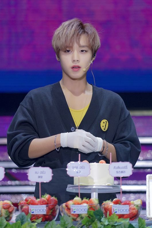 Park Jihoon, the new global trend, who is on his first solo Asia fan meeting tour, successfully completed the Thailand Bangkok fan meeting.Park Jihoon was joined by about 10,000 fans through two performances of the 2019 Asia Fan Meeting, Thailand Bangkok - First Edition (FIRST EDITION) held at the Thunder Dome Muang Tong Thani between the 9th and 10th.In particular, this fan meeting caused the opening of tickets at the same time as the opening of tickets following the first fan meeting in Taiwan, and the request of overseas fans who did not get tickets at the time was flooded, and the fan meeting was extended for 10 days.Park Jihoon, who met about 10,000 Thailand fans who filled the venue for two times, led to enthusiastic shouts with colorful corners and fluent Thailand greetings as well as unstoppable performances.In addition, he boasted the charm of crossing sexy and cut with the stage such as Edsirans Shape of You, Taemins Press Your Number, Wanna Ones songs I Want to Have, Sulae, unit album 11 (Teen Day), and new song Youngwenty (Young20).In addition, the cake and strawberry bouquets made by hand were delivered to lucky fans, and handmade drip coffee and bear dolls from the doll drawing machine were presented to provide the fan service of the past.Park Jihoon, who presented memories that were unforgettable to Thailand fans for three hours, plans to continue his global trend by continuing his tour in seven cities in six countries, including the Philippines, Hong Kong, Macau, Osaka and Tokyo.Park Jihoon will release his first mini album OCLOCK through various music sites at 6 pm on the 26th.It is expected that the first album released by Park Jihoon, a solo singer, rather than Wanna Ones Park Jihoon, will emit a different charm.floor planning