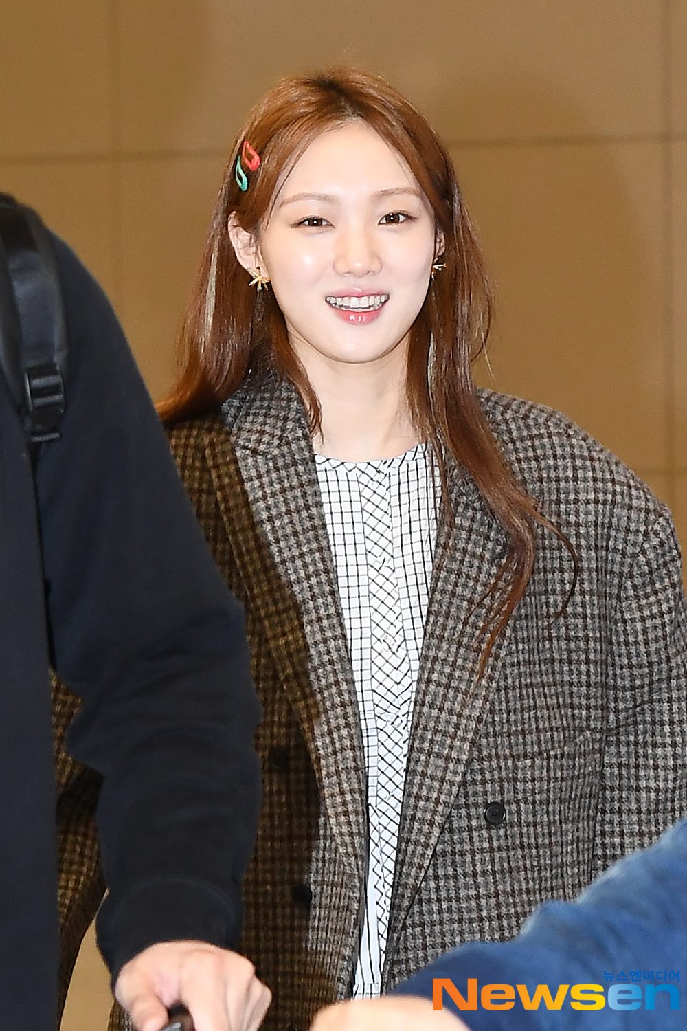 Actor Lee Sung-kyung arrived at the Incheon International Airport in Unseo-dong, Jung-gu, Incheon on the morning of March 15 after completing his overseas schedule.exponential earthquake