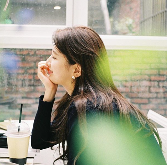 Bae Suzy posted a picture on her Instagram page on Saturday, where Bae Suzy smiles brightly at the cafe.Especially, Bae Suzy reveals beauty with a unique atmosphere in the picture.The netizens who responded to this showed various reactions such as Goddess Bae Suzy, Beautiful and Culture Goddess.Meanwhile, Bae Suzy confirmed the appearance of the drama Bond which is scheduled to air in May.Bond of Boats included a process of digging into a huge national corruption in a concealed truth by a man involved in a civil-commodity passenger plane crash.