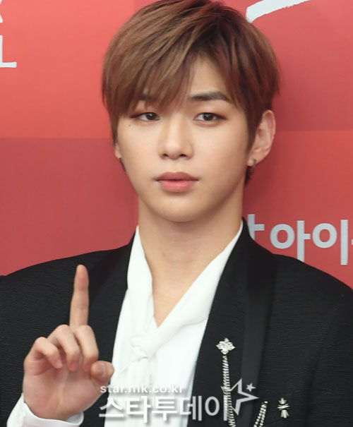 Kang Daniel was the highest-paid ticketer for 51 consecutive weeks in the Idol chart rating rankings.In the first week of March, Idol chart, Kang Daniel was named the most votes with 1,29295 participants.Kang Daniel is breaking his own record by breaking 120,000 votes for the first time in the ranking.Followed by Kang Daniel: Jimin (BTS, 65538), Bü (BTS, 29032), Jungkook (BTS, 17224), Li Kwanlin (13890), Ha Sung-woon (13711), Park Woo-jin (12144), Miyawaki Sakura (Aizwon, 8002), Jin (BTS, 7782). ), Hwang Min-hyun (New East, 6103) was in the top spot.Kang Daniel also showed a strong popularity with 21,739 likes in Like, which can recognize the likability of the star.Followed by Jimin (BTS, 9619), BTS (5009), Jungkook (BTS, 2819), Ha Sung-woon (2554), Rai Kwan-rin (2411), Park Woo-jin (2242), Miyawaki Sakura (Aizwon, 2012), Jin (BTS, 1559), and Park Ji-hoon (985). Highly good. Weve got a number.