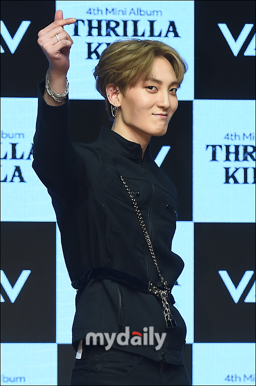 Idol group VAV Ji-woo poses at a showcase commemorating the release of their fourth mini album, THRILLA KILLA (Thriller Killa), which was held at Ilji Art Hall in Cheongdam-dong, Seoul on the afternoon of the 18th.THRILLA KILLA (Thrillera) is a catastrophically attractive person that means that no one can escape their charm, and it is expected that it is an album made by VAV members hands, such as the song Im Sori and Touch You by Leader St. Van and Aino, and Lowe participating in the whole song writing and rap making.It will be released through the noon music site on the 19th.