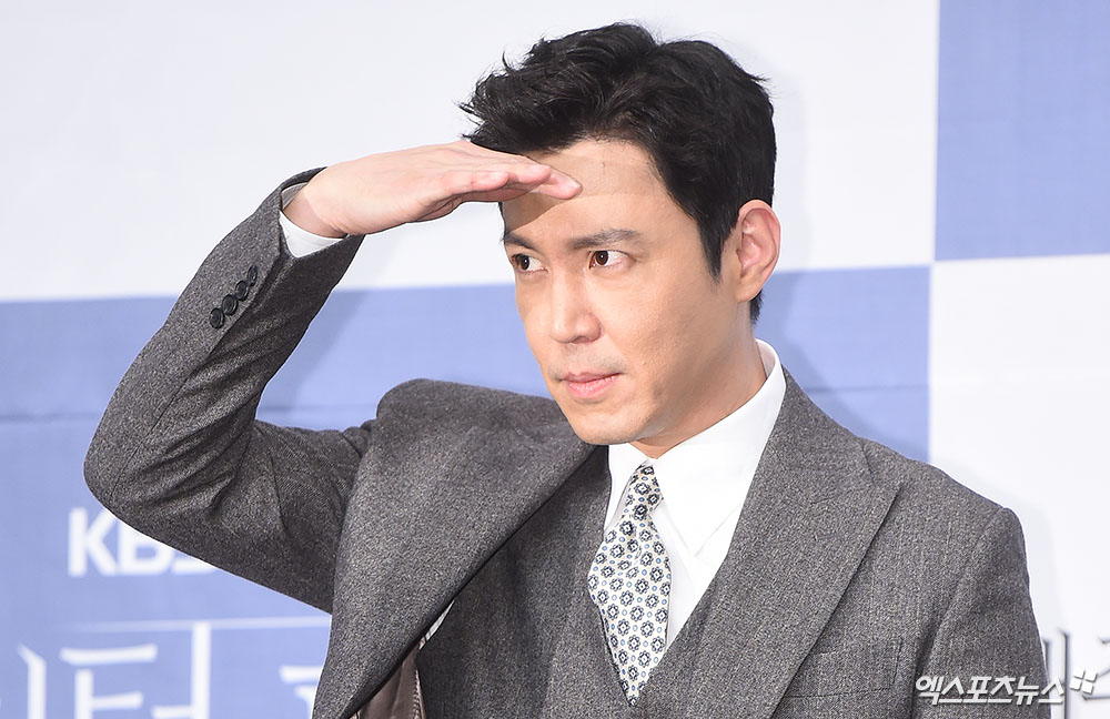 Actor Choi Won-young, who attended the KBS 2TV new tree drama Doctor Frisner production presentation held at the Grand Ballroom of Ramada Shindorim Hotel in Guro-gu, Seoul on the afternoon of the 18th, is posing.