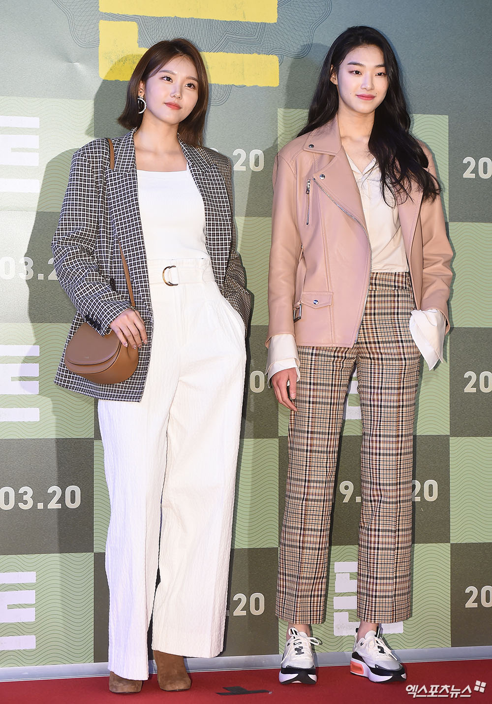 Actors Shim Sooung and Kim Sul-hee who attended the VIP premiere of the movie Don held at Megabox COEX in Seoul, Seoul on the afternoon of the 18th are posing.