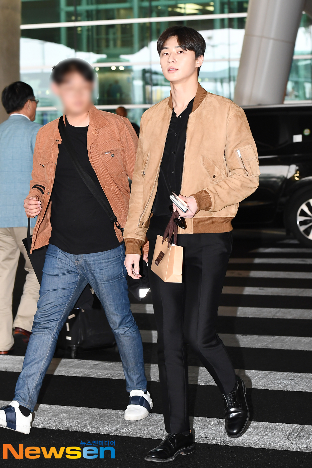 Actor Park Seo-joon arrived in Hong Kong through Incheon International Airport in Unseo-dong, Jung-gu, Incheon on the afternoon of March 18 after finishing the schedule of the 13th Asian Film Awards (2019: AFA) awards ceremony.exponential earthquake