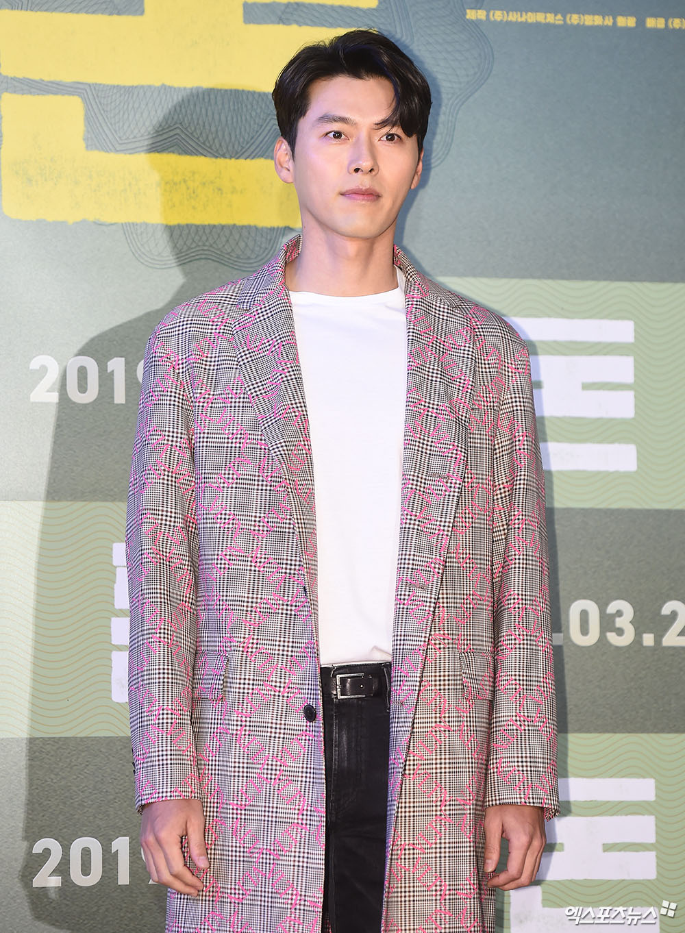 Actor Hyun Bin, who attended the VIP premiere of the movie Don held at Megabox COEX in Seoul, Seoul on the afternoon of the 18th, is posing.