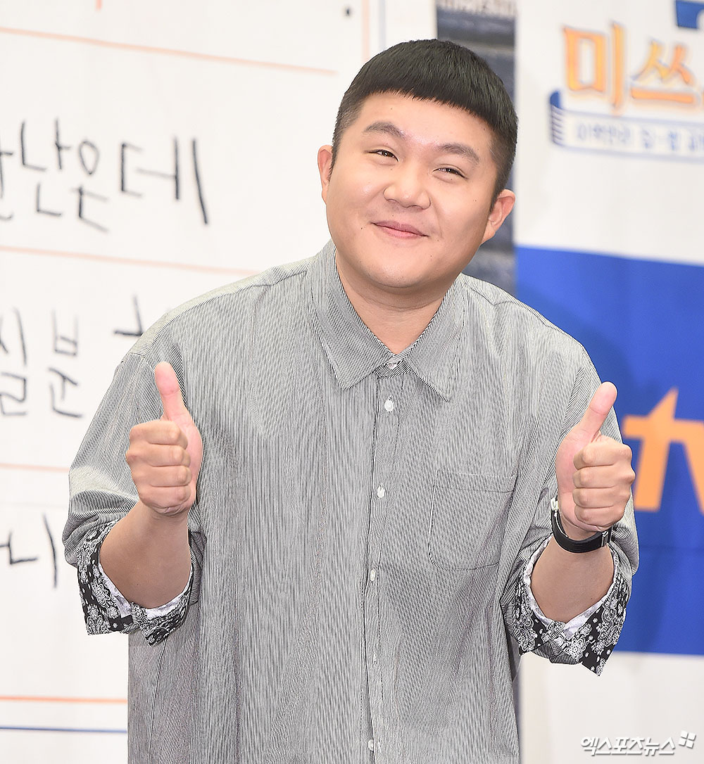 On the afternoon of the 19th, comedian Jo Se-ho, who attended the TVN new entertainment program Mitsu Korea production presentation held at Stanford Hotel in Sangam-dong, Seoul, is posing.