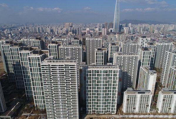 지난해 말부터 입주를 시작한 서울 송파구 가락동 헬리오시티. /조선DB