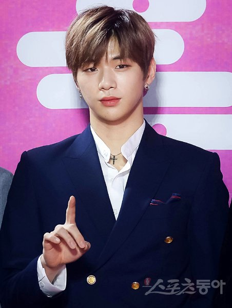 LM Entertainment has filed an application for an injunction to suspend the validity of the exclusive contract with the Seoul Central District Court, said Yulchon, a legal representative of Kang Daniel.LM Entertainment has signed a joint business agreement to transfer various rights under the exclusive contract to a third party for a payment without prior consent of Kang Daniel, and has been in violation of the exclusive contract, so we have applied for injunction, said Yeom Young-pyo, a lawyer at Yulchon, who is in charge of the case.The normal injunction is made quickly around a month or two, and if a citation is made, Kang Daniel can do his own entertainment activities, said lawyer Yeom.I am very sorry for the fans who are very sorry that the situation has gone to legal debate and care for themselves, he said. I expressed my hope that this situation will be completed as soon as possible, Kang said.Meanwhile, Kang Daniel made his debut in the music industry in August 2017 with the project group Wanna One through Mnet Produce 101.Kang Daniel changed his affiliation to LM Entertainment in January after finishing Wanna One activities after a concert last December.Kang Daniel said in an official fan cafe earlier this month that he was in a dispute with his agency and said, Please trust me and wait a little while. The truth will be known.