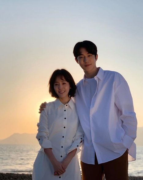 Han Ji-min posted a picture on his SNS on the 21st with the phrase HJJJH.Han Ji-min in the public photo is taking a natural pose with Nam Joo-hyuk in the background of the sunset sea.It seems to have been taken after shooting the JTBC drama Bush Eyes ending scene. The affectionate appearance of the two people who showed a faint love in the play captivates the attention.In Bush the Eyes, Han Ji-min played Hyeja and Nam Joo-hyuk played Junha.The netizens who responded to the photos responded such as It was a life drama, I was happy with Hyeja, Both eyes are swollen and I am beautiful and On the other hand, JTBC monthly drama Bushing the Eyes, which ended with 9.7% of the audience rating on the 19th, was called life masterpiece by many viewers and received great love.