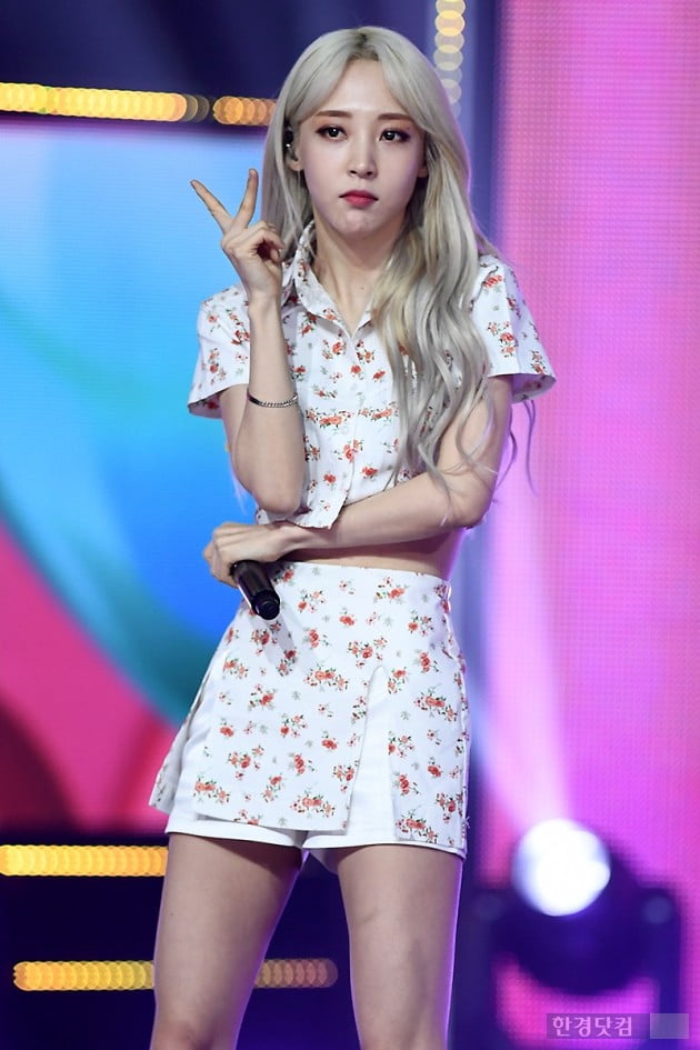 The group MAMAMOO Moonbyul is performing at the MBC Music Show Champion on the afternoon of the 20th at MBC Dream Center in Goyang City, Gyeonggi Province.