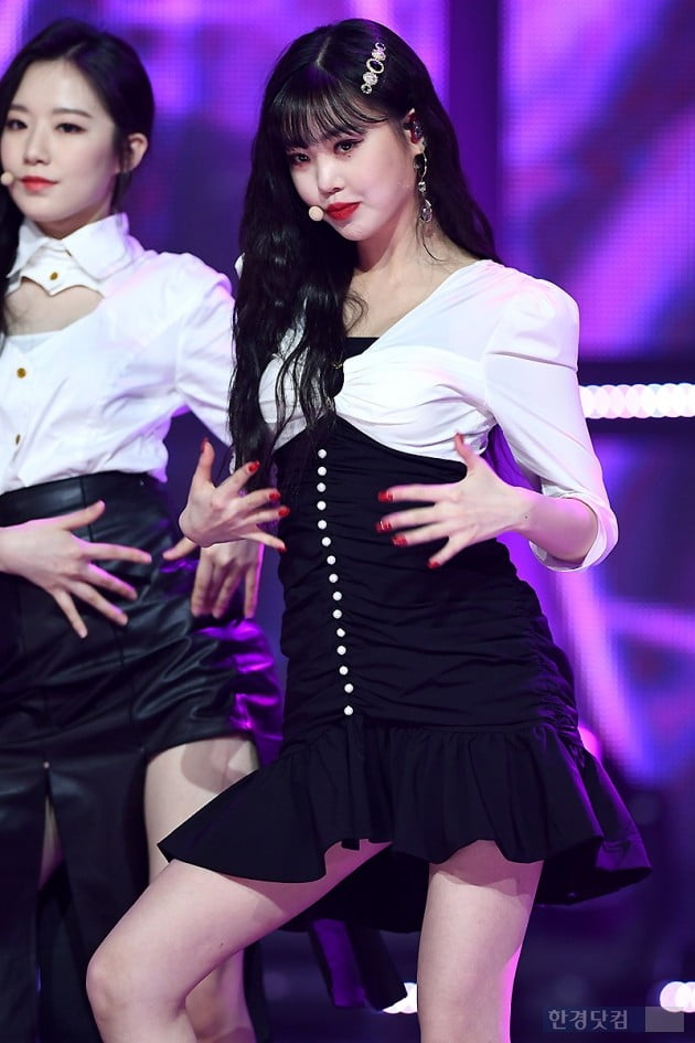 Group (girl) children Sujin is performing at the MBC Music Show Champion on-site at MBC Dream Center in Goyang City, Gyeonggi Province on the afternoon of the 20th.