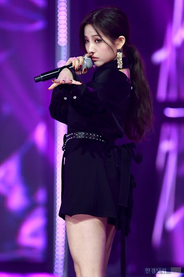 The group (G) I-DLE So-yeon is performing at the MBC Music Show Champion on the afternoon of the 20th at MBC Dream Center in Goyang City, Gyeonggi Province.