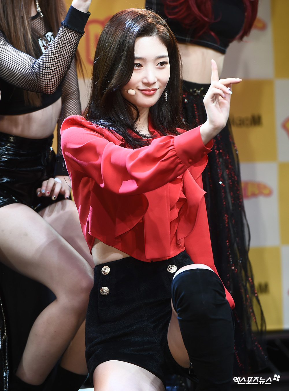 DIA, who attended the Girl Group DIAs fifth mini-album NEWTRO showcase held at the Chang-dong platform in Seoul on the afternoon of the 20th, has a wonderful stage and has photo time.The Fully Human Cherry Blossoms.Beauty like a doll.A pure gesture.The Dodgy Catwalk.Beauty with Water.Get your ant back out a little.Get your ant back out a little.