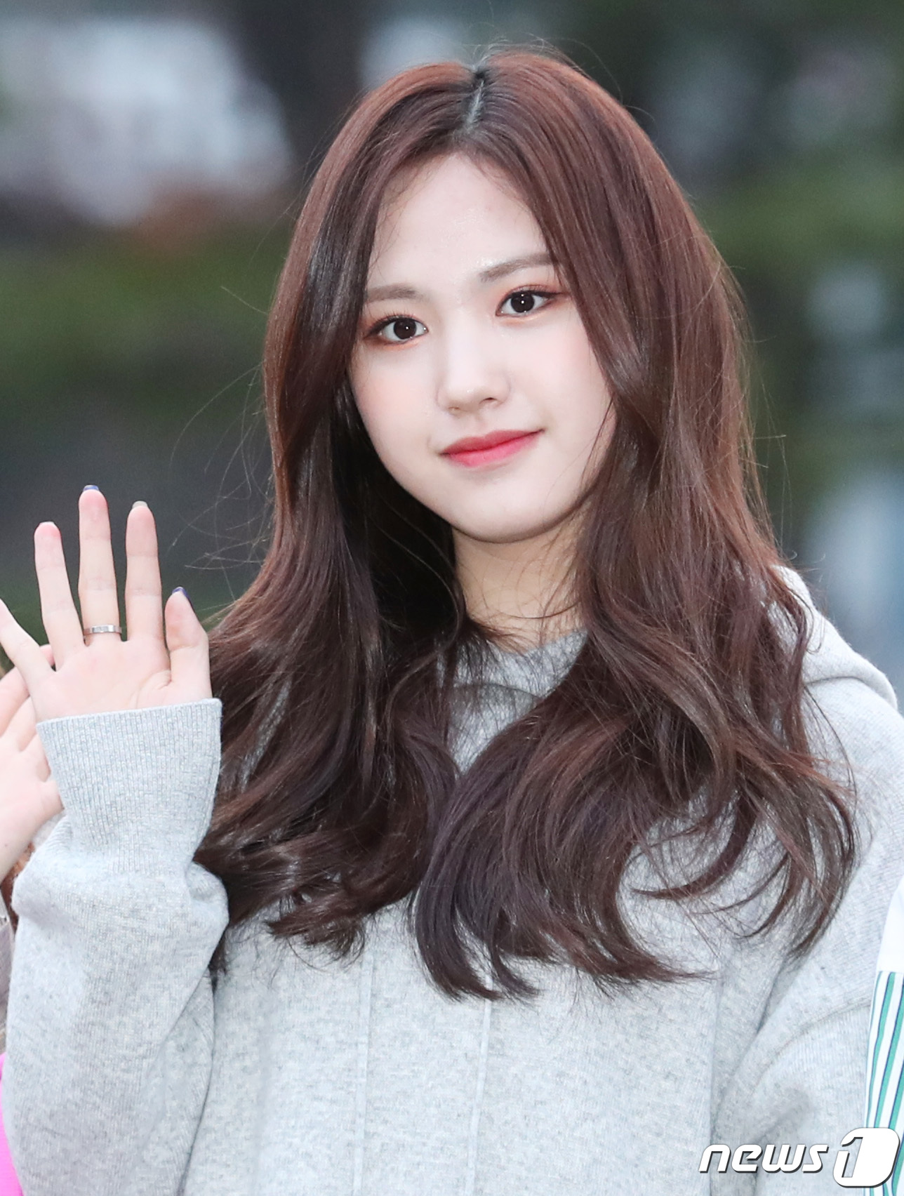 Seoul=) = Dream Notes SUMIN poses at a rehearsal for KBS2 Music Bank (Mu Bang) held at the public hall of KBS New Building in Yeouido, Seoul on the morning of the 22nd.2019.2.22