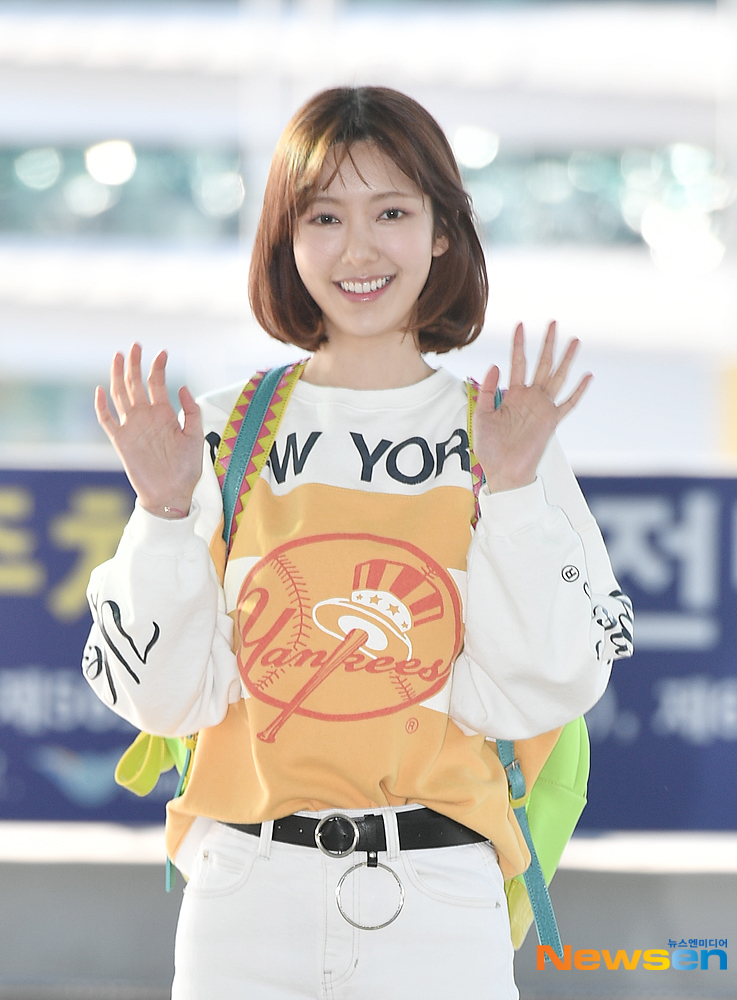 Actor Na Hye-mi is leaving the Incheon International Airport in Unseo-dong, Jung-gu, Incheon on the afternoon of March 24th, KBS 2TV One Only My award ceremony.useful stock