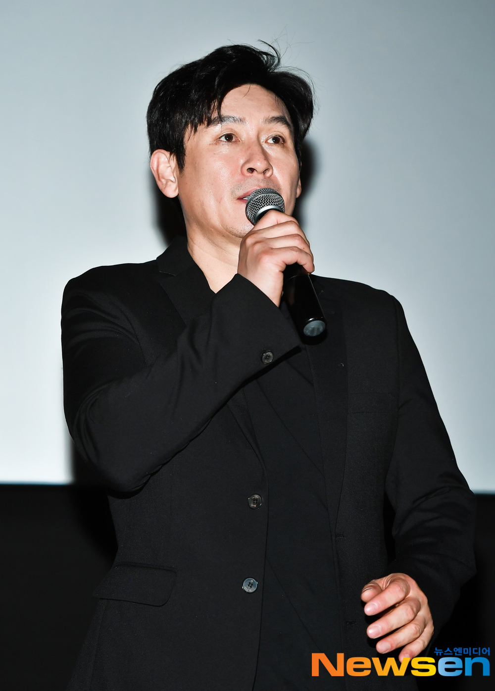 The movie Idol stage greeting was held at Megabox COEX in Gangnam-gu, Seoul on the afternoon of March 24th.Sol Kyung-gu, Chun Woo-Hee and Lee Soo-jin attended the day.Lee Jae-ha
