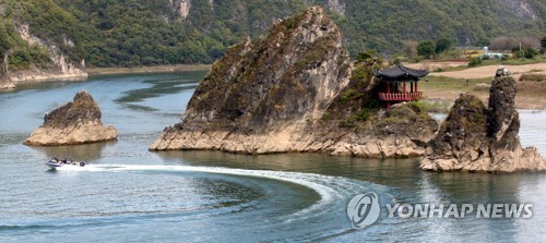 단양팔경 중 도담삼봉 [연합뉴스 자료사진]