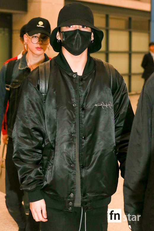 <p>Group BTS this 25 a.m. in Hong Kong progress in the World Tour ‘LOVE YOURSELFand Charter flight into Incheon Airport, through immigration.</p><p>※ Copyright ⓒ</p>