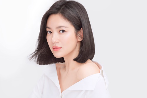 Actor Song Hye-kyo was selected as a Beauty brand model.Starting in April, we will meet consumers through various marketing activities of Make-On, starting with the launch of Make-On Skin Light Therapy II advertising campaign.The modern and intellectual appeal that Song Hye-kyo has shown through various works is considered to be suitable for the image of the smart Beauty device brand Make-on, which has high expertise in skin, and we have been selected as a model, said Nam Hye-sung, head of the brand.We expect Make-On to become a leading brand in the Beauty device market, he said.Actor Song Hye-kyo has been loved by various works with high emotional immersion and Beauty.