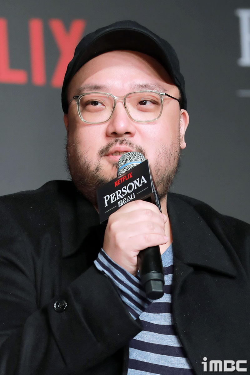 Director Lim Pil-sung, who directed Not a Loose Long in the movie Persona, said, I first met Yoon Jong Shin with a jtbc program called The Whole Watcher.I was so grateful to Lee Ji-eun for participating in the story, which was completely different from the existing production method.The project was not started by the final platform, but it was like improvisation.I am also grateful to Netflix for choosing these works. He said that the process from the beginning of the project to the present has been made up of many coincidences and opportunities.The foolishness of men is a story that flows like a strange love story as a motif. It is inspired by Lee Ji-euns song Jam Jam.I liked the provocative story about two men and women, and this title is also in the lyrics of the song. He said that he was inspired by Lee Ji-euns music and worked.Its the most difficult role, Lee said, and its a unique and free-spirited character, a character that has not been easily encountered by other movies or books.Both of the main characters were unique characters, so I talked to the director a lot. The director was very enthusiastic, so he explained a lot and helped me to immerse myself. Lee Ji-euns first film debut and Yoon Jong-shins first cultural project, Persona, will be released on Netflix on April 5 as a new format in which four directors draw four different stories with Lee Ji-eun as the main character.iMBC  Photo Imitation