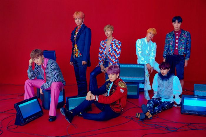 According to the latest chart on the Billboard on the 26th (local time), BTS repackaged album Love Yourself Resolution Answer (LOVE YOURSELF Answer) peaked at #115 on the main album chart Billboard 200.This was the first time the album entered the Billboard 200 in September last year, and it remained on the chart for 30 consecutive weeks.He also ranked in various detailed charts such as World Album, Independent Album 15th, Billboard Canadian Album 89th.Another album by BTS, Love Yourself Former Tier (LOVE YOURSELF Tear), was ranked #2 and #16 on the World Album and Independant Album charts, respectively.Japans third album, Face Yourself (FACE YOURSELF), peaked at number 6 on the World Albums chart.In addition, BTS ranked first in the Social 50 chart for 89 consecutive weeks and ranked 119th in total.BTS will make a comeback on April 12 with their new album Map of the Soul: Persona (MAP OF THE SOUL: PERSONA).