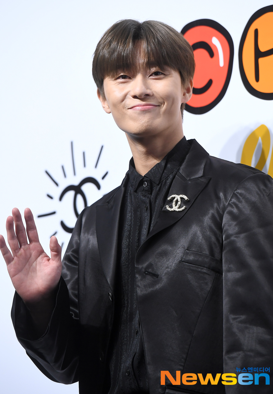 Actor Park Seo-joon attended a fashion brand photo wall event held at Daelim Warehouse in Seongsu-dong, Seongdong-gu, Seoul on the afternoon of March 28th.Jung Yu-jin