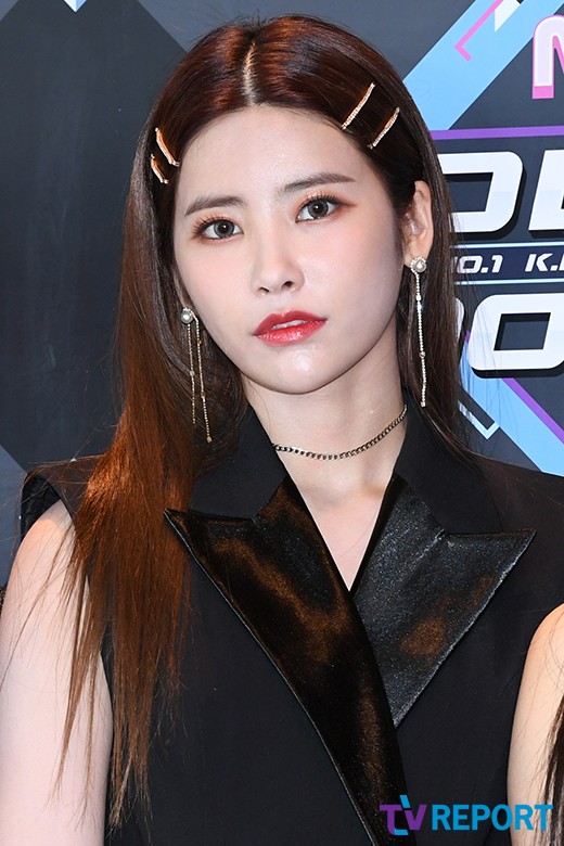 Ki Hee-hyun of the girl group DIA attended the rehearsal of Mnet M Countdown held at CJ ENM Center in Sangam-dong, Mapo-gu, Seoul on the afternoon of the 28th.On this day, M Countdown will feature the Pentagon, Momoland, Ko Seung-hyung, Tibird, JBJ95, Tray, Lay Jay, 1TEAM, Park Girl, Ha Eun X Joseph, Everglown, Girl of the Month, Tomorrow By Together, 100%, DIA, Jung Se-un, Stray Kids, KARD, and (girls) children.