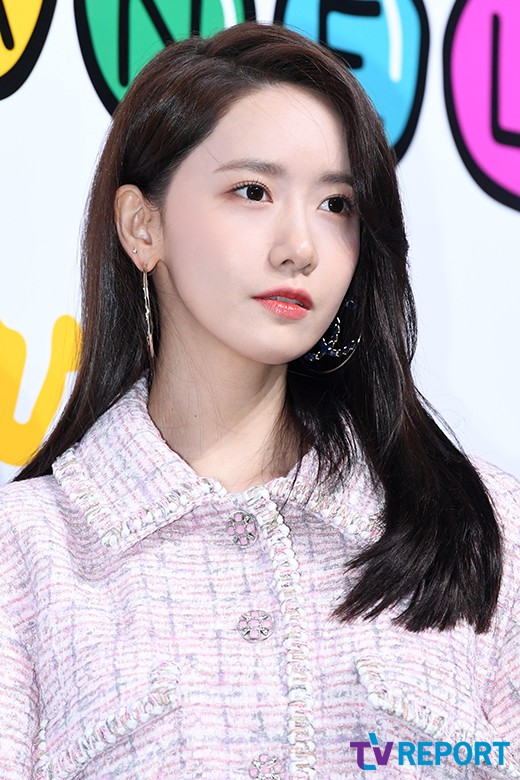 Im Yoon-ah of the girl group Girls Generation attended a fashion brand event held at Daelim Warehouse in Seongsu-dong, Seongdong-gu, Seoul on the afternoon of the 28th.