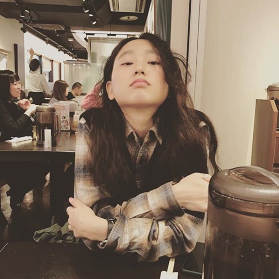 Actor Ryoo Hye-yeong has shown gratitude.Ryoo Hye-yeong posted a picture on his Instagram account on Friday, with an article entitled YouTube at 8 p.m. Ready: Ready to Read Each or Blot.In the open photo, Ryoo Hye-yeong looks at the camera with his head back at a restaurant, and his gentle and comfortable appearance catches the eye.Ryoo Hye-yeong added a hashtag with it, including Reading Each Book; I Dont Read It: Reading Time. Asmr. Thank You for Birthday.Meanwhile, Ryoo Hye-yeong appeared in the olive drama The Room of Eunju, which ended in January.Photo: Ryoo Hye-yeong SNS