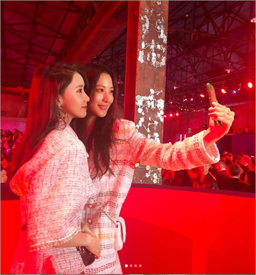 Actor Claudia Kim has released a friendly photo with Im Yoon-ah.Claudia Kim posted a photo on her Instagram page on Friday.Claudia Kim in the public photo is taking a commemorative photo with Im Yoon-ah, who attended as a guest together at a fashion brand launch ceremony held at Daelim Warehouse in Seongsu-dong, Seoul on the afternoon of the 28th.Meanwhile, Claudia Kim recently appeared on MBC entertainment program Point of omniscient meddling and received a lot of love from fans.