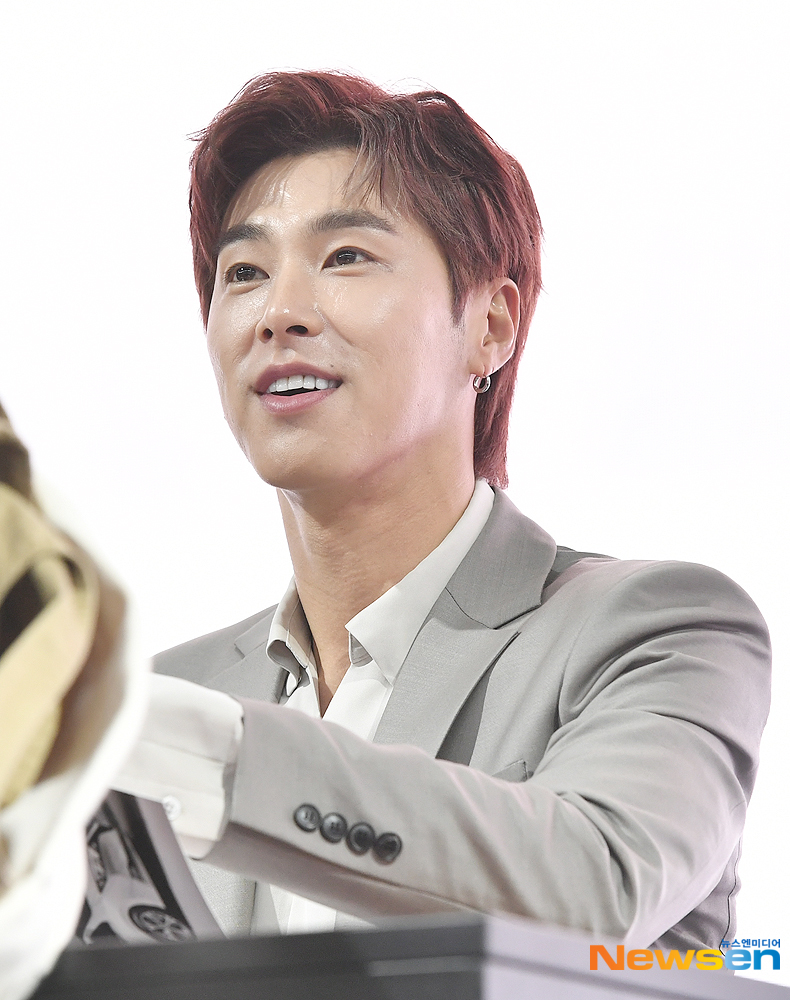 Singer TVXQ Yunho Yunho attends the 2019 Seoul Motor Show at KINTEX in Ilsan, Goyang, Gyeonggi-do on the afternoon of March 29 and has a fan signing at a car booth.useful stock